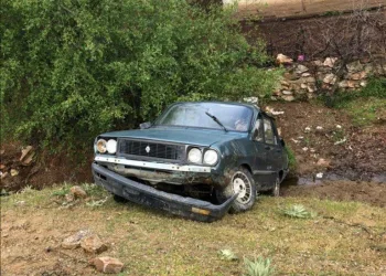 Manisa’da otomobil şarampole yuvarlandı: 1 yaralı