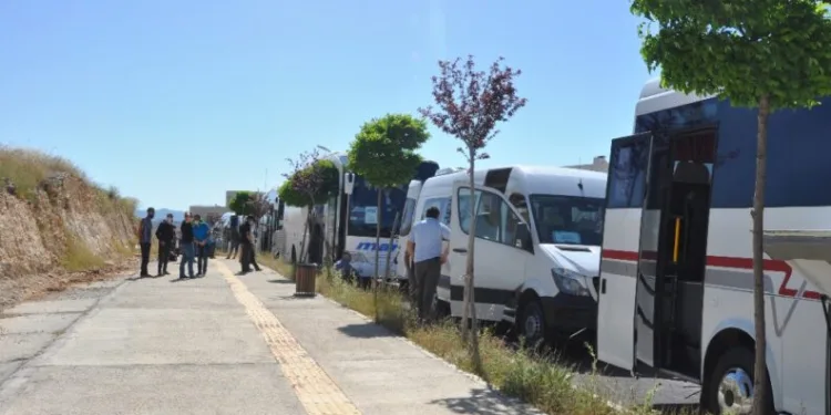 Mardi̇nde Karanti̇na Süreleri̇ Dolan 127 Vatandaş Memleketleri̇ne Uğurlandı