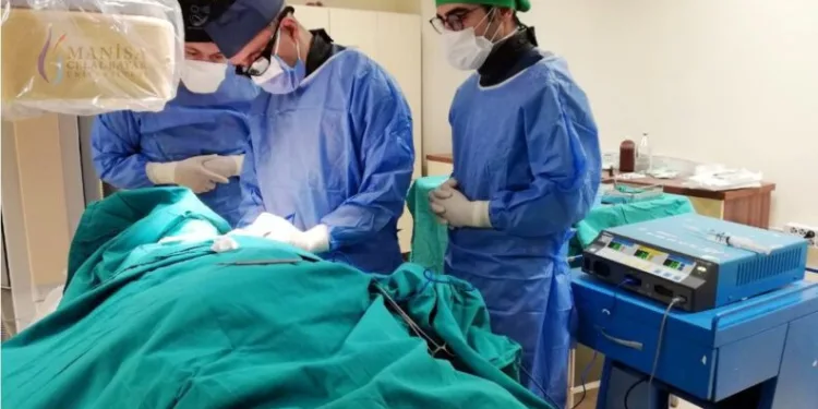 Mcbü Hafsa Sultan Hastanesi̇ Anji̇yo Laboratuvarı, Profesyonel Eki̇ple Hi̇zmet Vermeye Devam Edi̇yor