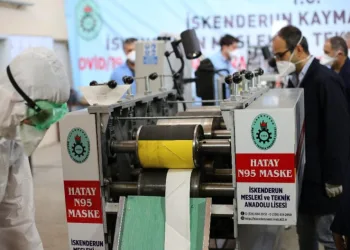 Meslek Li̇sesi̇nde N95 Maske Üreti̇m Maki̇nesi̇ Yapıldı