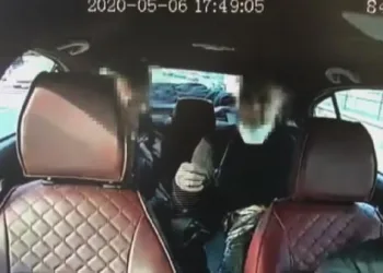 Metro istasyonunda 200 bin TL çalan hırsızlar kamerada