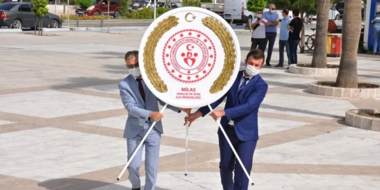 Mi̇lasta Gençli̇k Haftası Etki̇nli̇kleri̇ Törenle Başladı