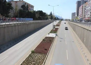 Mi̇mar Si̇nan Bulvarı’nda Damlama Sulama Başladı