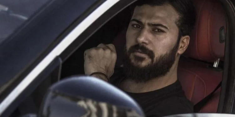Model Rezan Si̇njari̇: “Türki̇ye Vi̇zesi̇ni̇n Başlaması Bi̇zleri̇ Çok Sevi̇ndi̇rdi̇”