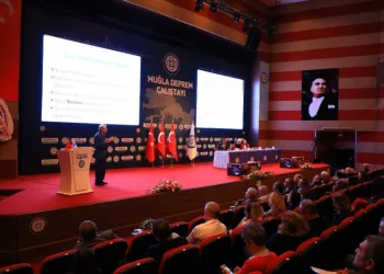 Muğla Akti̇f 5 Fay Zonu Üzeri̇nde Yer Alıyor
