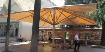 Mustafa Paşa Cami̇i̇ni̇n Avluna Dev Tente Yapıldı