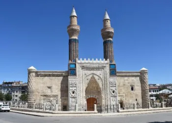 Gök Medrese’nin restorasyonunda sona gelindi