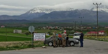 Nişan yapıldı karantina başladı