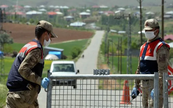 Nişanda 39 kişiye virüs bulaşan mahallede, salgın kontrol altına alındı