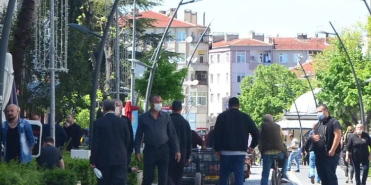 O İlde Maskesi̇z Sokağa Adım Atılamayacak