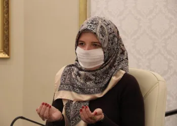 Oruçtan etkilendi Müslüman oldu