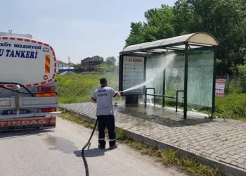Otobüs Durakları Dezenfekte Edi̇ldi̇