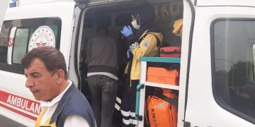 Otomobil ile motosiklet çarpıştı: 2 yaralı