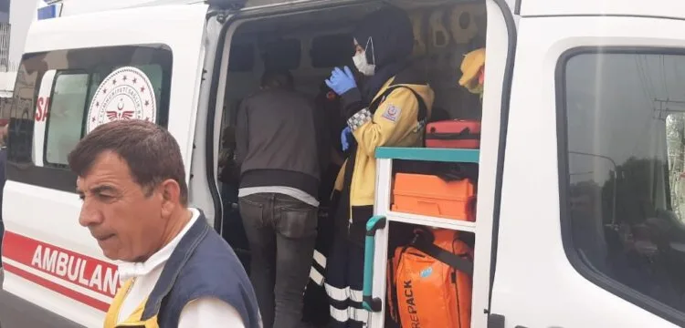 Otomobil ile motosiklet çarpıştı: 2 yaralı