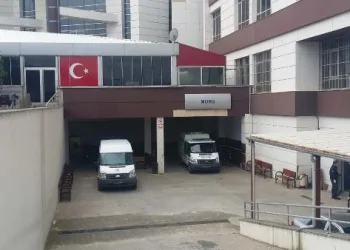 Otomobilin çarptığı motosikletin sürücüsü öldü