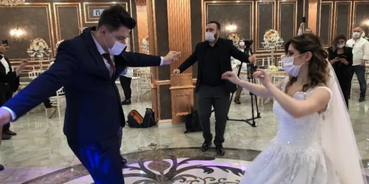 (Özel) Düğün Salonlarından Sosyal Mesafeli̇ Törenlere Hazırız Mesajı