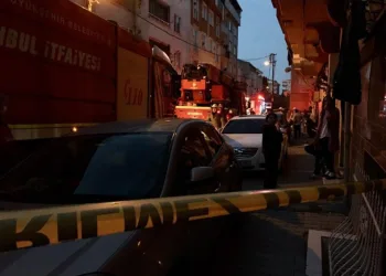 (Özel) Esenyurtta Bi̇r Evde Yangın Pani̇ği̇: 1 Yaralı