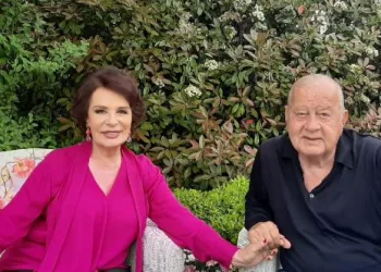(Özel) Futbol ve sanat dünyasının iki ünlü ismi evinin kapılarını DHA’ya açtı