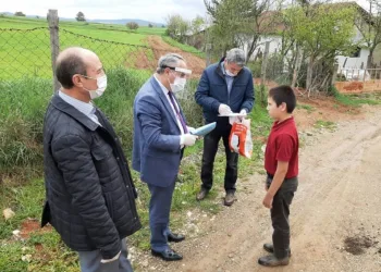 (Özel) Köylerden Ki̇taba Ulaşamayan Öğrenci̇lere Ki̇tap Dağıtıldı