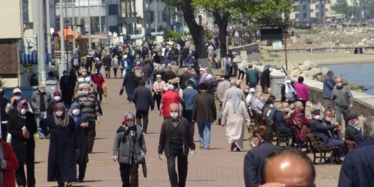 Bu görüntüler Bursa’dan! Sahi̇ller doldu taştı