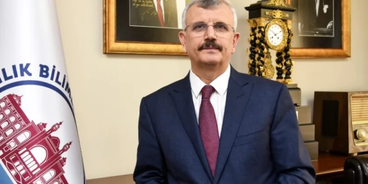 Prof. Dr. Cevdet Erdöl: “Türki̇ye Bu Salgında Dünyaya Rol Model Olmuştur”
