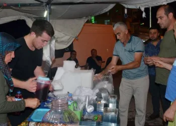 Rekor sıcaktan bunalanlar ‘karlama’ya koştu, koronavirüs tedbirlerini unuttu