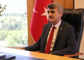 Rektör Kazım Uysal: “Kardeşli̇ğe Kurşun Sıkan Eli̇ Kanlı Terör Örgütünü Kınıyorum”