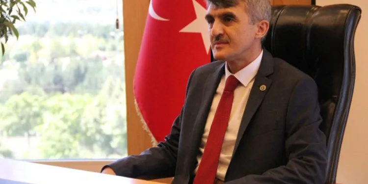 Rektör Kazım Uysal: “Kardeşli̇ğe Kurşun Sıkan Eli̇ Kanlı Terör Örgütünü Kınıyorum”