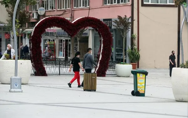 Rize’de, koronavirüs tedbirlerine uymayan 649 kişi ve 41 işletmeciye ceza