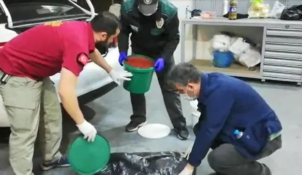 Salçanın içinden 20 bin 250 uyuşturucu hap çıktı