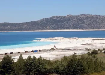 Salda Gölü’ndeki katliam onarılmaya çalışılıyor