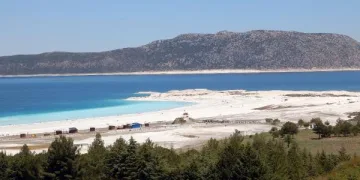 Salda Gölü’ndeki katliam onarılmaya çalışılıyor
