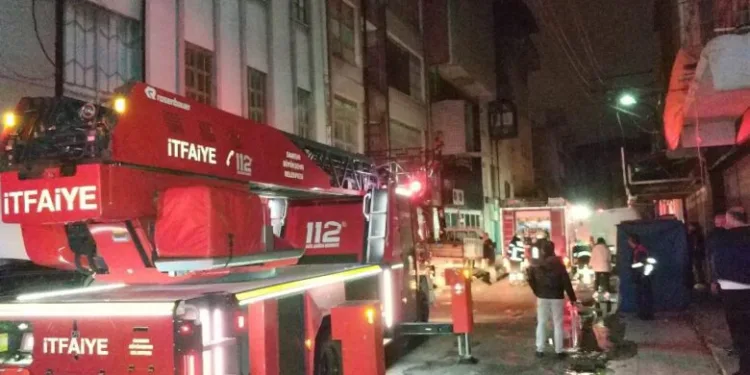 Samsun’da mobilya imalathanesinde yangın