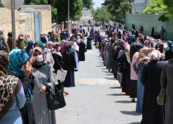 Vali Açıkladı! “Günde 300 bin kişi kuyrukta, önüne geçemiyoruz”