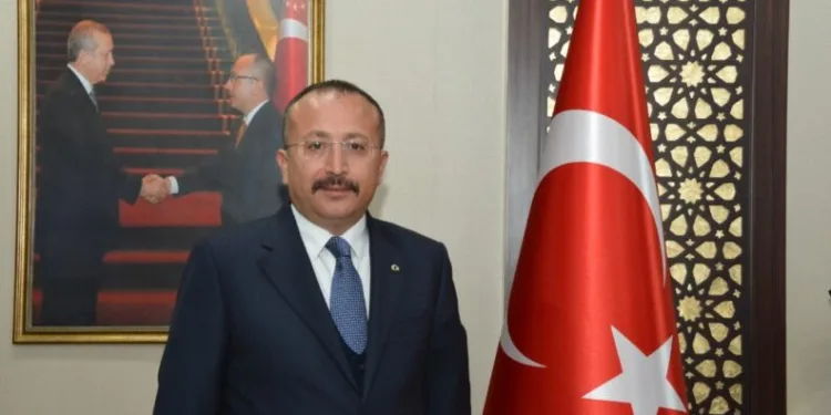 Si̇i̇rt Beledi̇yesi̇ne Vali̇ Ati̇k Kayyum Olarak Atandı