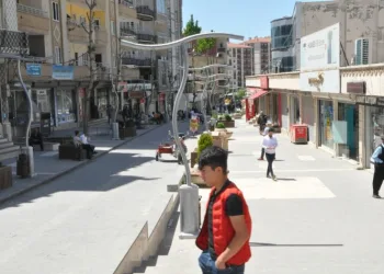 Şırnak’ta Kısıtlama Kalktı Gençler Sokaklara Koştu