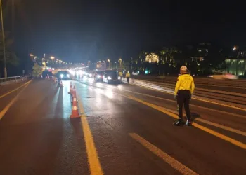Sokağa çıkma yasağıyla birlikte polis denetimleri başladı