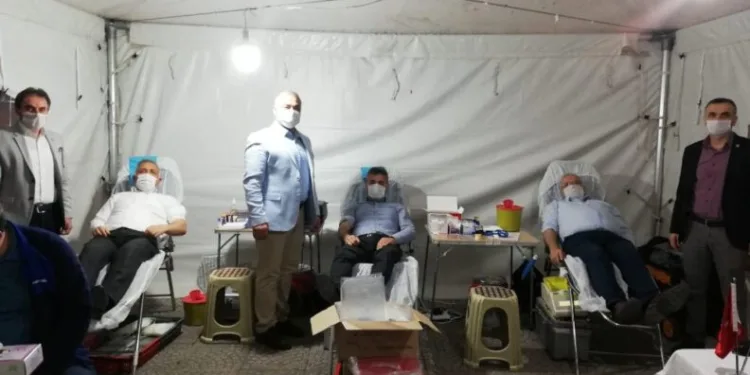 Stoklar Azalınca Memurlar Kan Bağışına Koştu