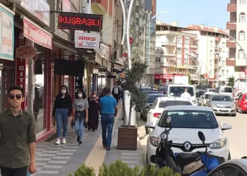 Sungurluda Gençler 42 Gün Sonra Sokaklara Akın Etti̇