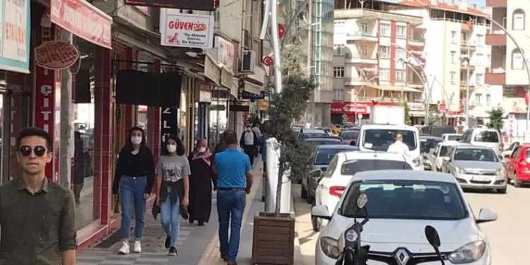 Sungurluda Gençler 42 Gün Sonra Sokaklara Akın Etti̇
