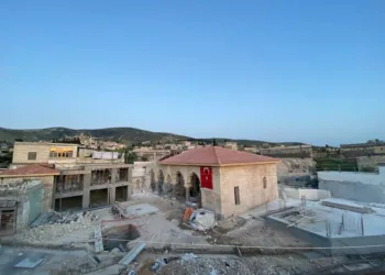 Suri̇yede Bombalanan Cami̇ Ve Türbeler Türki̇ye Tarafından Onarılıyor