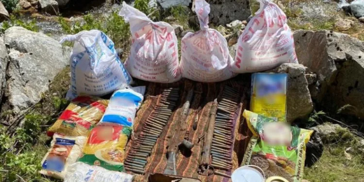 Teröri̇stleri̇n kullandığı 8 katlı sığınak imha edi̇ldi̇