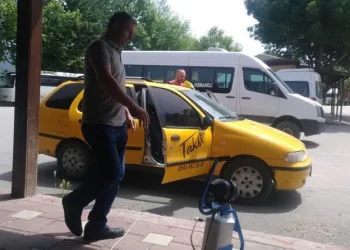 Ti̇cari̇ Araç Ve Durakları Tek Tek Dezenfekte Edi̇ldi̇