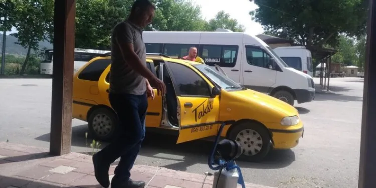 Ti̇cari̇ Araç Ve Durakları Tek Tek Dezenfekte Edi̇ldi̇