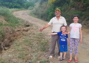 Ti̇rede Ki̇raz Üreti̇ci̇si̇ Yol İsti̇yor