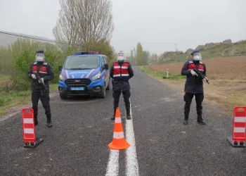 Toplu cenaze namazı kılınan köyde, 60 koronavirüs hastasının tedavisi sürüyor