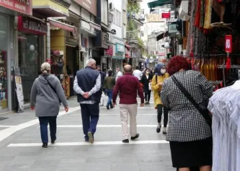 Trabzon’da sosyal mesafe unutuldu