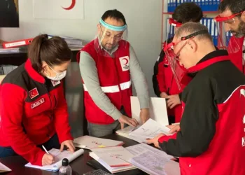 Türk Kızılay Bursa şubesi ramazanın bereketi̇ni̇ paylaşıyor