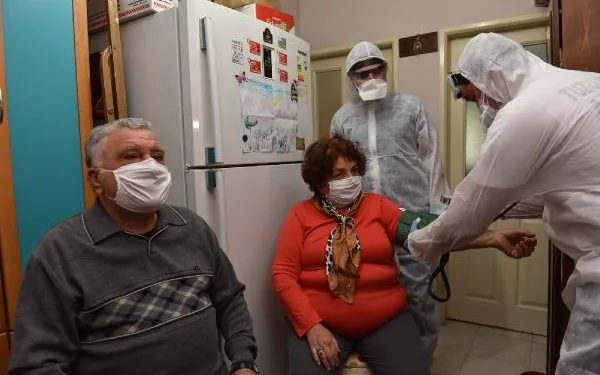 Tuzla’da her ay 3 binden fazla hastaya evde sağlık hizmeti