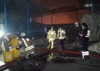 Ümrani̇ye’de Katı Atık Toplama Merkezi̇ndeki̇ Patlama